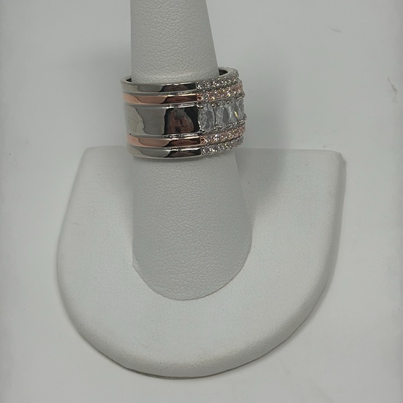 Elegant Wide Band Cubic Zirconia Ring - Picture 6 of 10